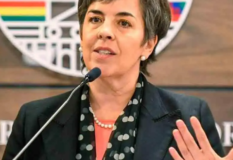 «Un episodio delirante»: Cecilia Requena analiza la crisis militar y el deterioro institucional de Bolivia
